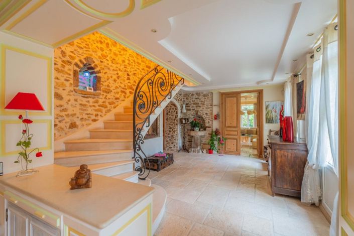 Image No.5-15 Bed Property for sale