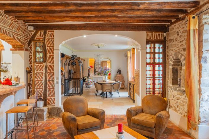 Image No.7-15 Bed Property for sale