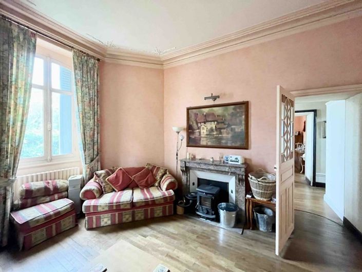 Image No.6-5 Bed House for sale