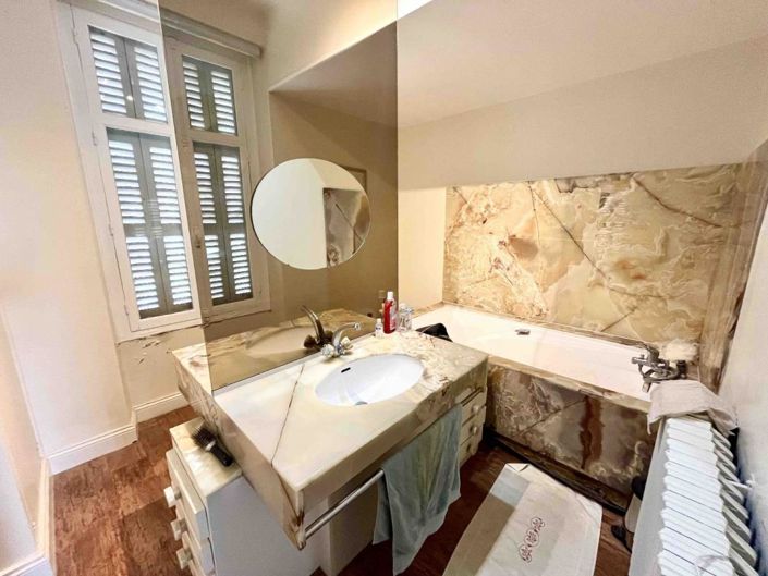 Image No.9-5 Bed House for sale