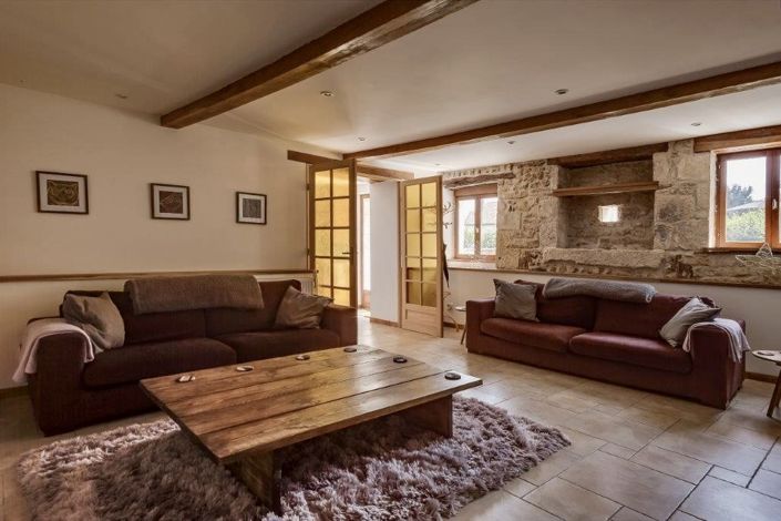 Image No.13-17 Bed Property for sale