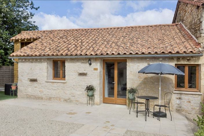 Image No.17-17 Bed Property for sale