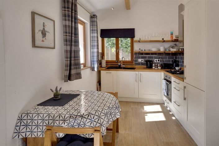 Image No.19-17 Bed Property for sale