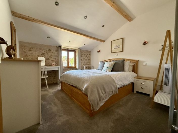 Image No.7-17 Bed Property for sale