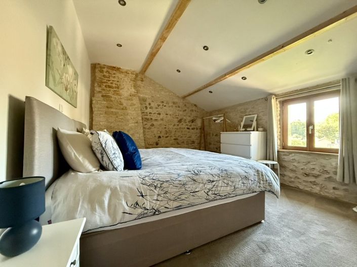 Image No.9-17 Bed Property for sale