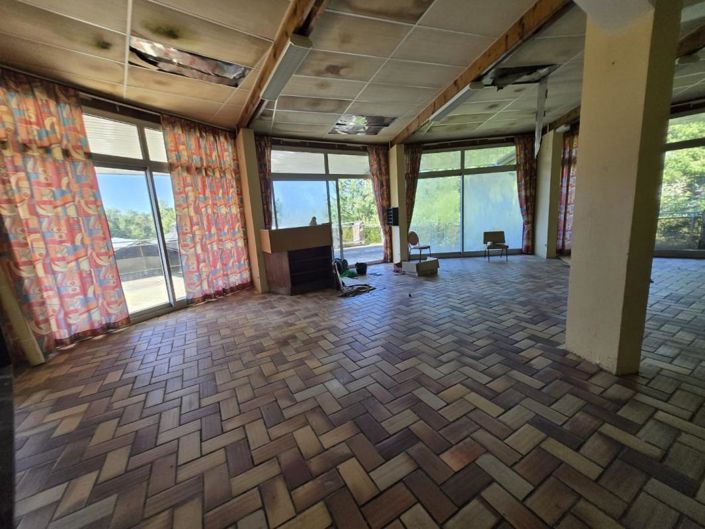 Image No.15-31 Bed Property for sale