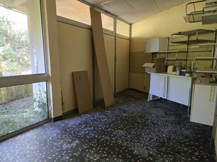 Image No.16-31 Bed Property for sale