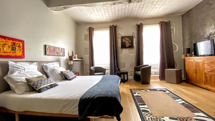 Image No.17-12 Bed Chateaux for sale