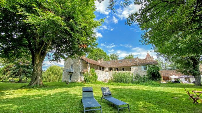 Image No.8-12 Bed Chateaux for sale