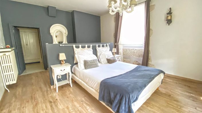 Image No.9-12 Bed Chateaux for sale