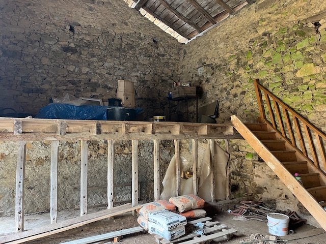 Image No.17-3 Bed House for sale