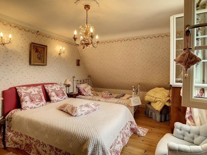 Image No.8-4 Bed House for sale