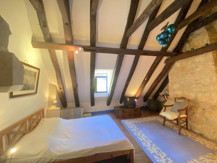 Image No.12-2 Bed Property for sale