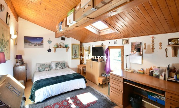 Image No.11-3 Bed Property for sale