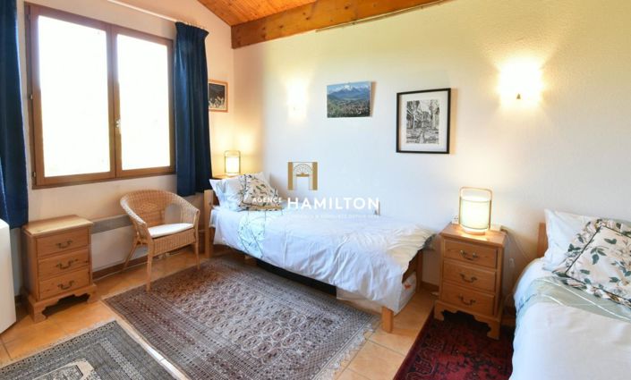 Image No.12-3 Bed Property for sale