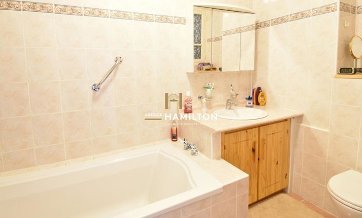 Image No.9-3 Bed Property for sale