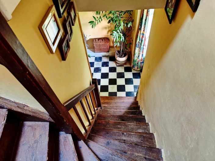 Image No.10-5 Bed Property for sale