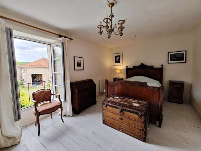 Image No.12-5 Bed Property for sale