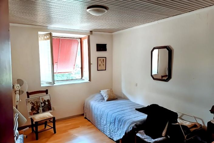 Image No.15-4 Bed Property for sale