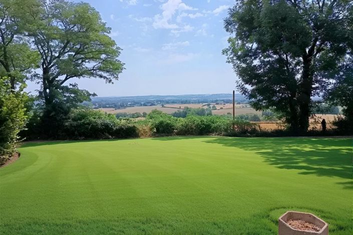 Image No.2-4 Bed Property for sale