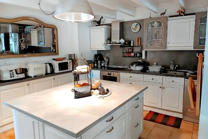 Image No.5-4 Bed Property for sale