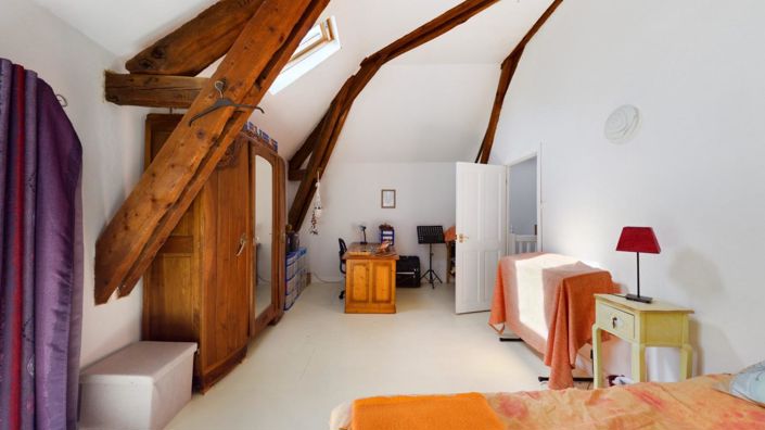 Image No.8-3 Bed House for sale