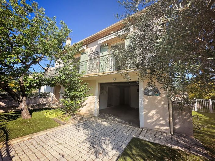 Image No.1-5 Bed Property for sale