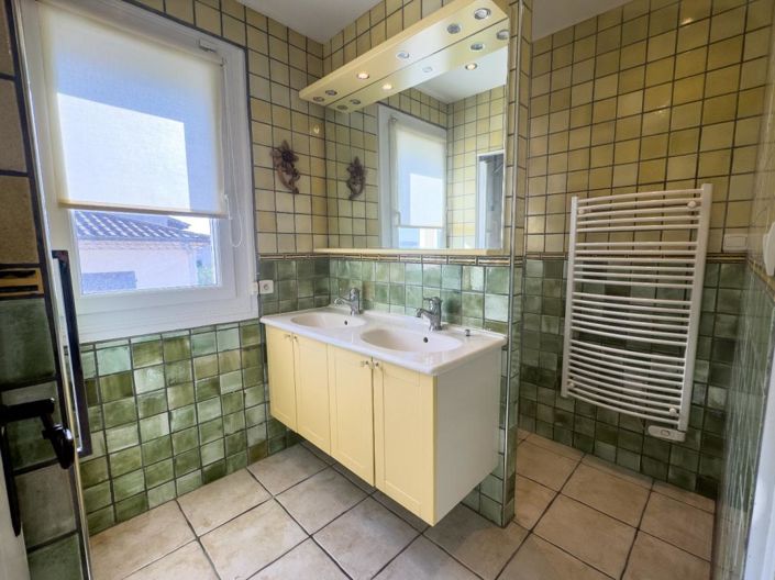 Image No.15-5 Bed Property for sale