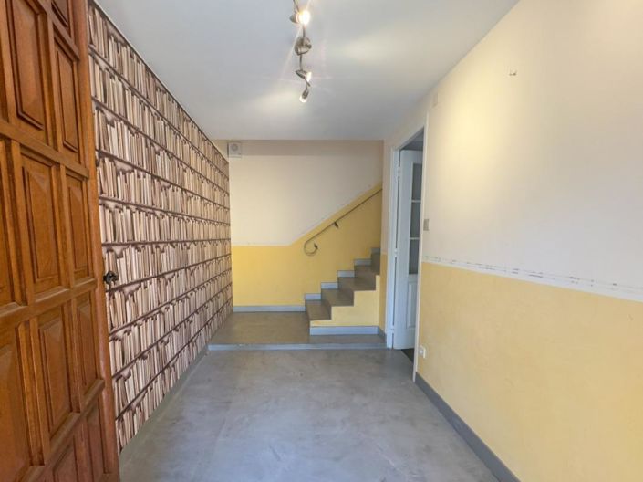 Image No.19-5 Bed Property for sale