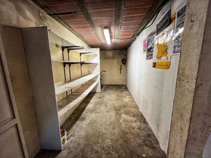 Image No.20-5 Bed Property for sale