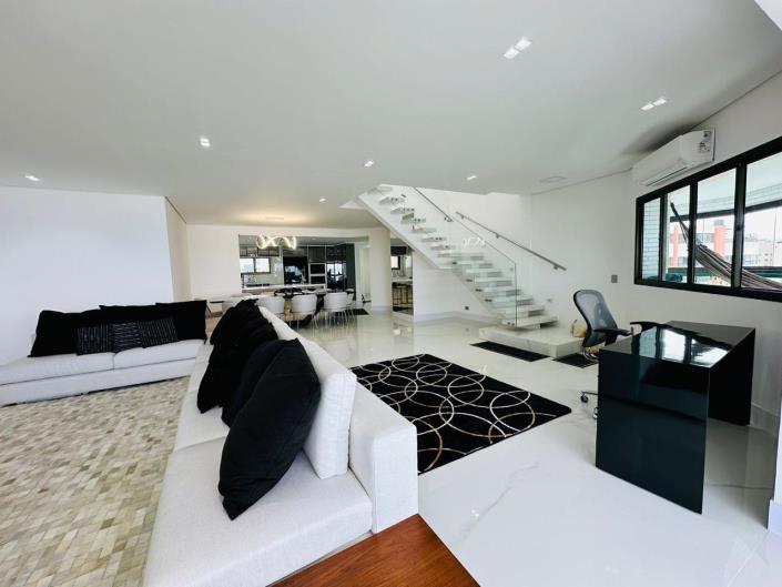 Image No.42-6 Bed Penthouse for sale