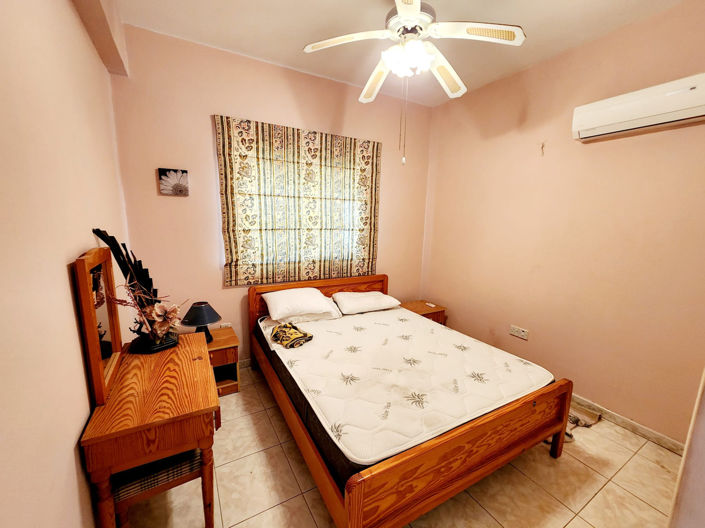 Image No.11-3 Bed House for sale