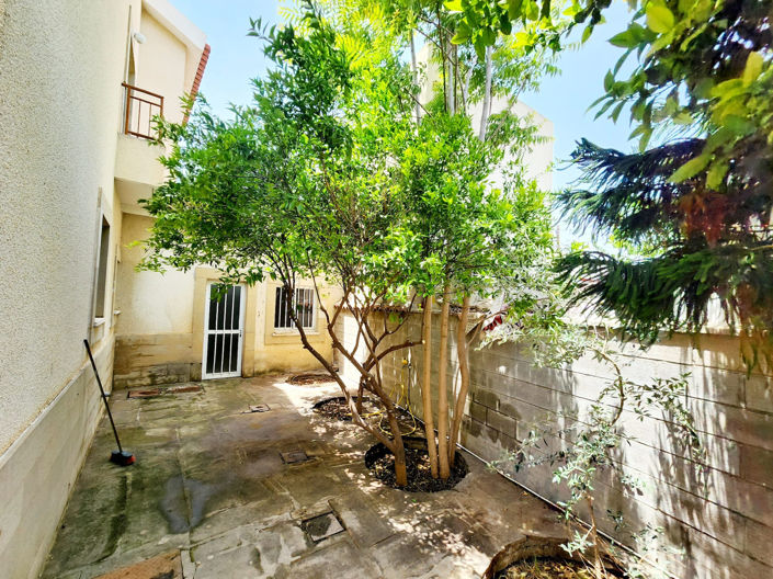 Image No.15-3 Bed House for sale