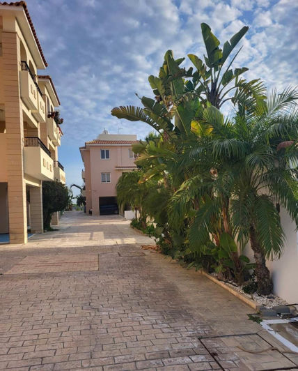 Image No.10-1 Bed Apartment for sale