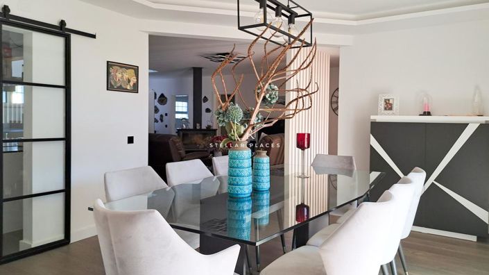 Image No.2-4 Bed Villa for sale