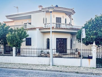 5 Bed Villa for sale
