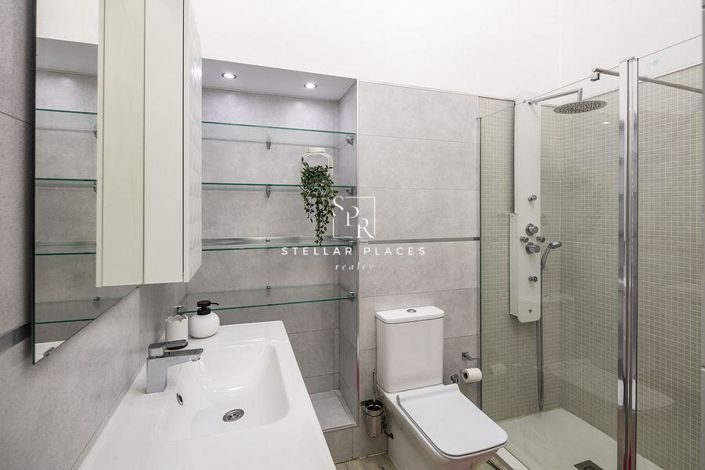 Image No.6-5 Bed Villa for sale