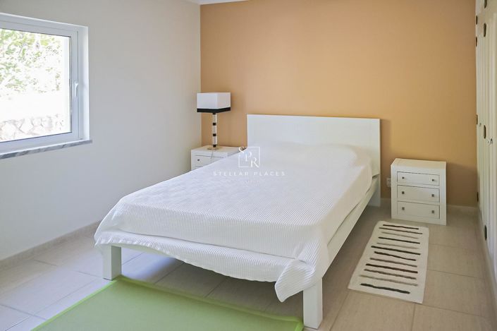 Image No.17-3 Bed Property for sale