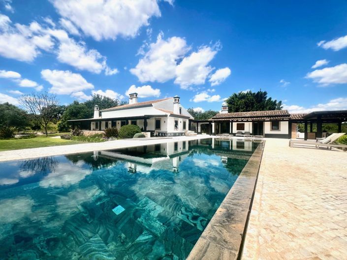 Image No.1-5 Bed Villa for sale