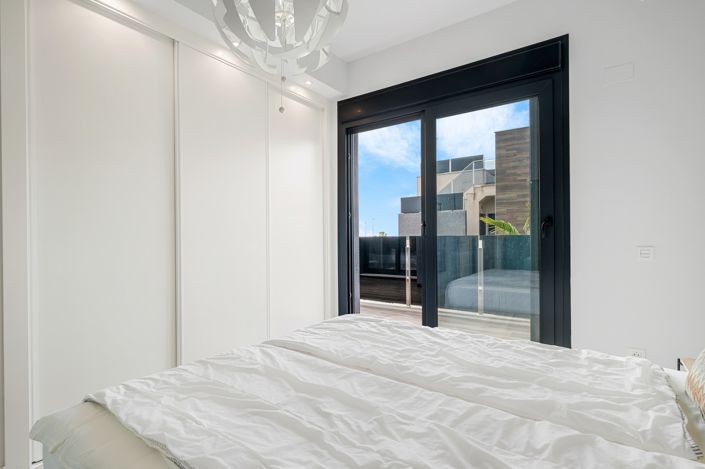 Image No.20-4 Bed Villa for sale