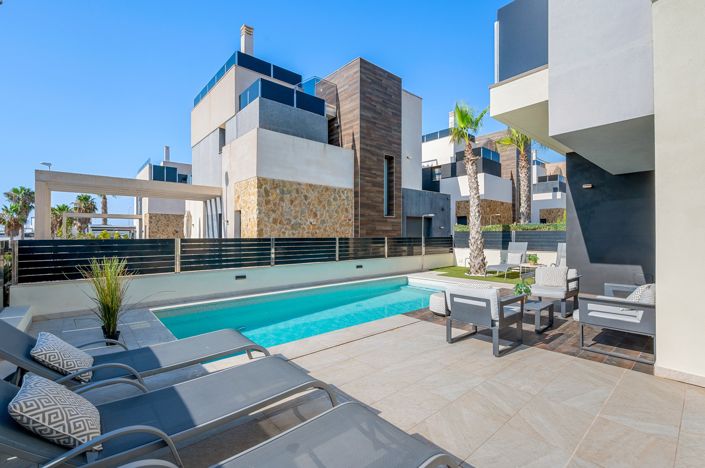 Image No.36-4 Bed Villa for sale