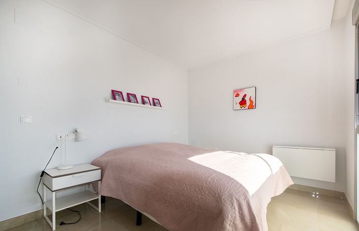 Image No.14-3 Bed Townhouse for sale