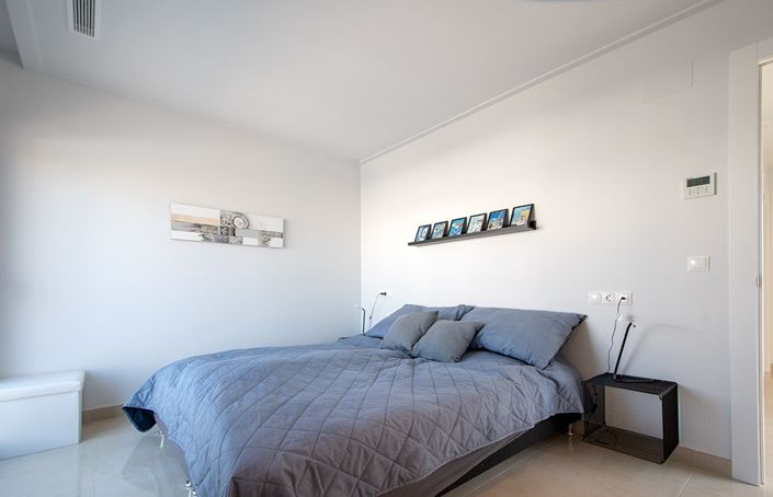 Image No.15-3 Bed Townhouse for sale