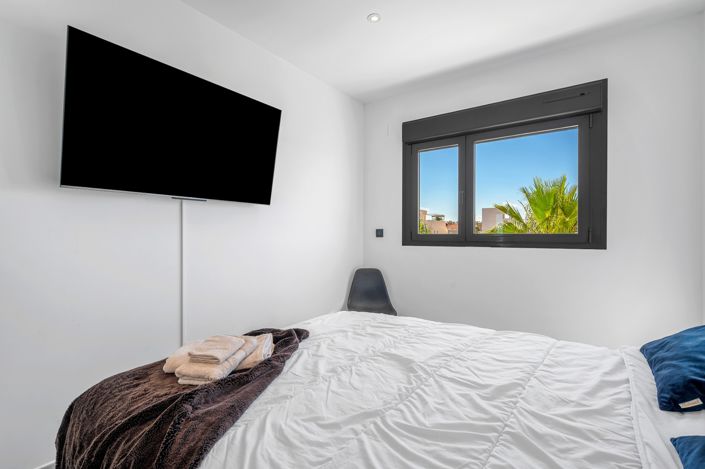 Image No.19-3 Bed Apartment for sale