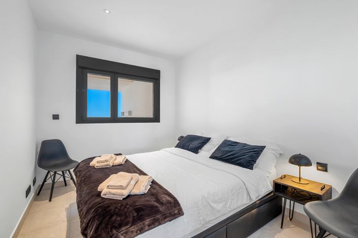 Image No.21-3 Bed Apartment for sale