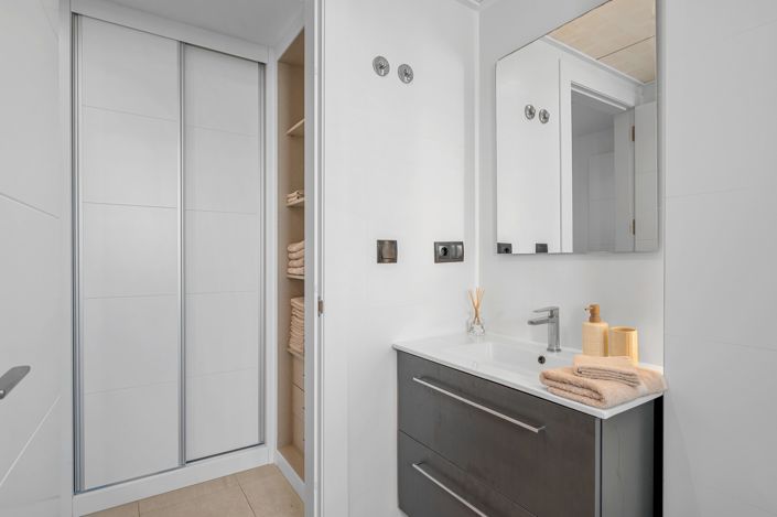 Image No.24-3 Bed Apartment for sale