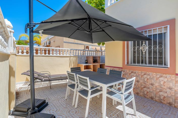 Image No.18-3 Bed Townhouse for sale