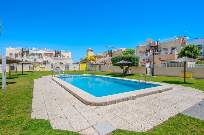 Image No.35-3 Bed Townhouse for sale