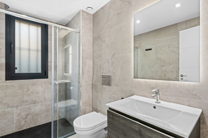 Image No.26-5 Bed Villa for sale