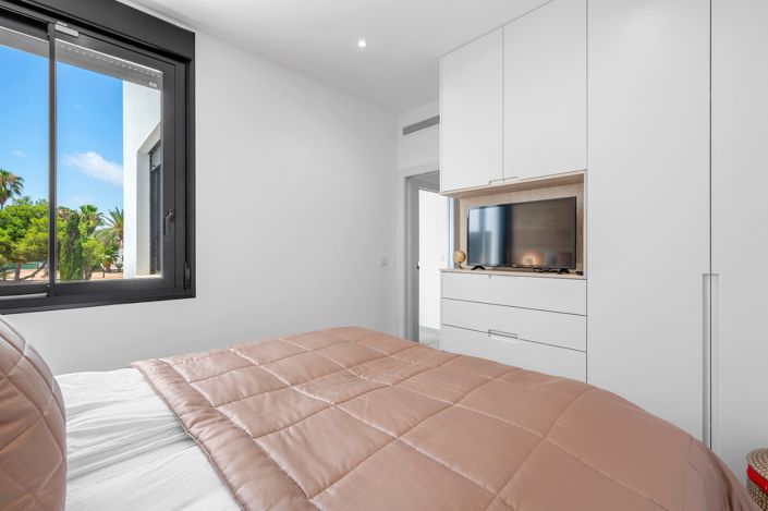 Image No.13-3 Bed Apartment for sale